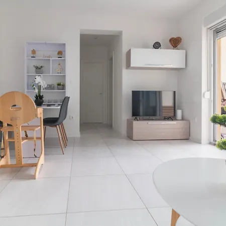 Oleandar With Pool 80 Meters From The - By Ta Leut Agency Daire Privlaka (Zadar)