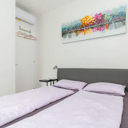 Lägenhet Oleandar With Pool 80 Meters From The - By Ta Leut Agency Privlaka (Zadar)