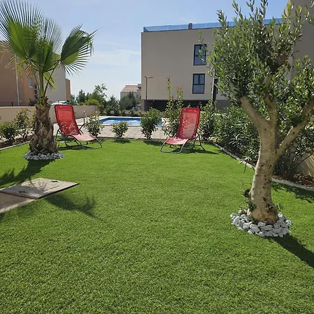 Oleandar With Pool 80 Meters From The - By Ta Leut Agency Daire