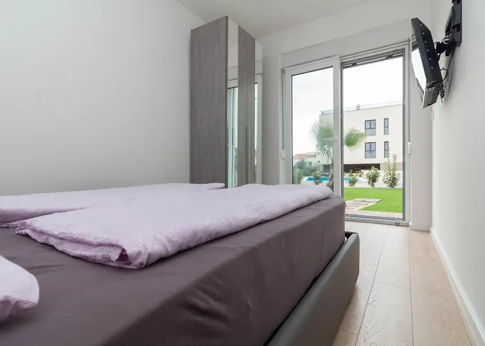 Oleandar With Pool 80 Meters From The - By Ta Leut Agency Appartement