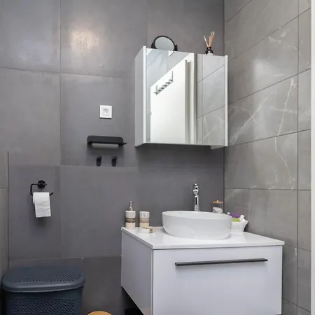 Apartment Oleandar With Pool 80 Meters From The - By Ta Leut Agency *