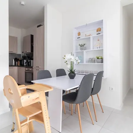 Διαμέρισμα Oleandar With Pool 80 Meters From The - By Ta Leut Agency *