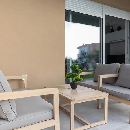 Oleandar With Pool 80 Meters From The - By Ta Leut Agency *