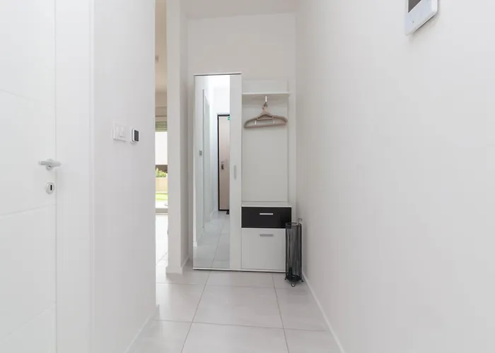 Διαμέρισμα Oleandar With Pool 80 Meters From The - By Ta Leut Agency *
